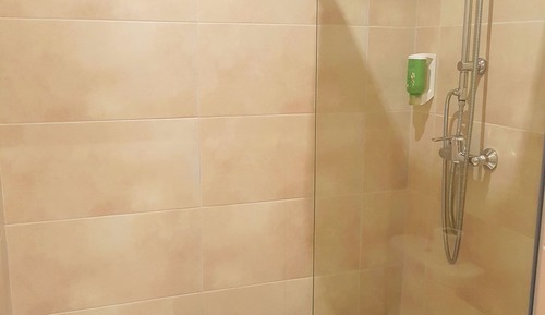Habitación estándar con 2 camas individuales, baño privado, vistas a la piscina (Rez-de-chaussée)