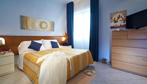 Apartamento Confort, terraza, vistas parciales al mar