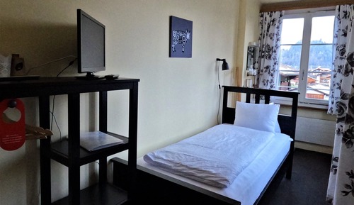 Habitación individual económica, 1 cama individual, bañera, vistas a la montaña