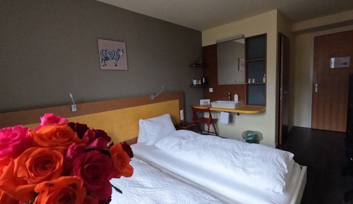 Habitación clásica con 1 cama doble o 2 individuales, balcón, vistas a la montaña