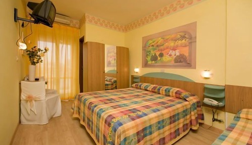 Habitación básica con 1 cama doble o 2 individuales