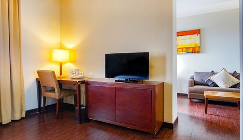 Deluxe Suite Twin Bed