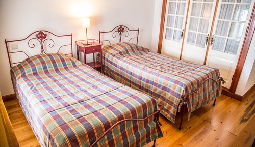 Apartamento, 2 habitaciones, cocina básica, vistas al jardín