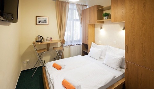 Habitación estándar con 1 cama doble o 2 individuales