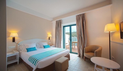 Habitación triple, balcón, vistas al mar