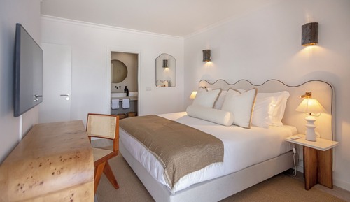 One Bedroom Apartment Sea View