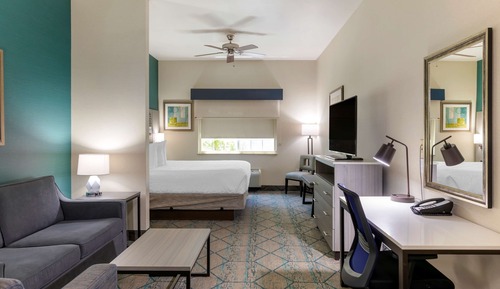 Suite, 1 cama de matrimonio grande, no fumadores, frigorífico y microondas