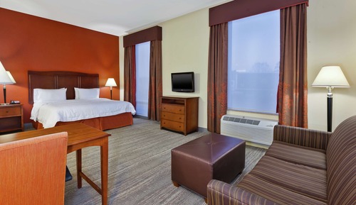 Estudio, matrimonial grande, sofá cama