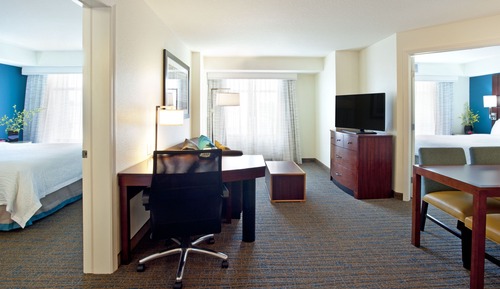 Suite, 2 habitaciones (Mobility/Hearing Access, Roll-In Shwr)
