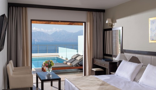 Suite with Sea View and Private Pool