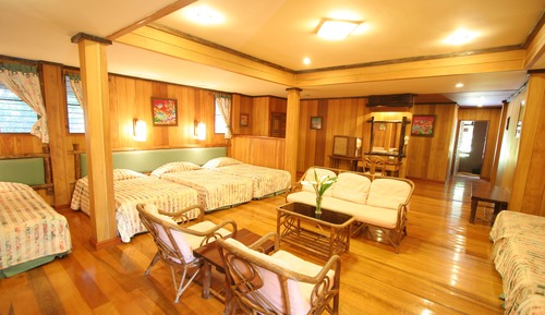 Family Room (For 7 Persons)