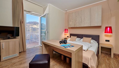 Suite junior, 1 habitación, terraza, vistas al lago