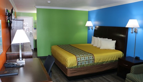 Estándar con cama de matrimonio King