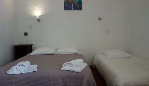 Habitación con 2 camas individuales