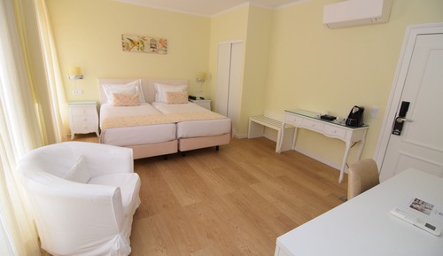 Habitación superior con 1 cama doble o 2 individuales