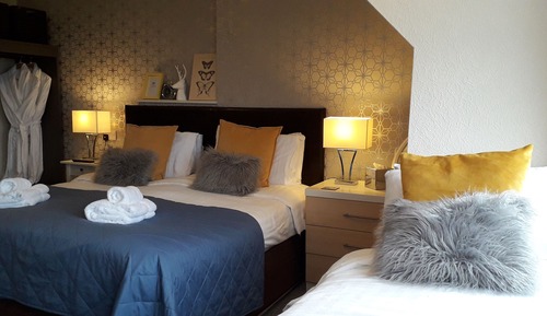 Suite, baño privado ( 2 Adults & 1 Child)