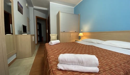 Habitación estándar con 1 cama doble o 2 individuales