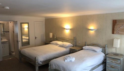 Habitación cuádruple, baño privado (4 Person)