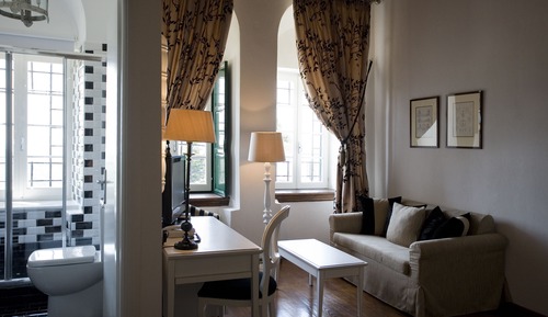 Executive Room: Sea, Pool View