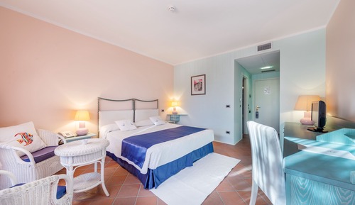 Habitación Confort con 1 cama doble o 2 individuales