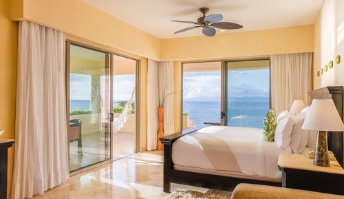 Honeymoon Suite- $50 Daily Resort Credits
