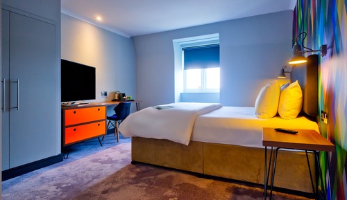 Habitación Club (FREE Gym & Pool Access)