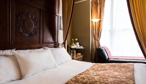 Habitación doble (With Four Poster Bed)