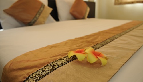 Deluxe Double or  Twin with Breakfast and Airport Transfer
