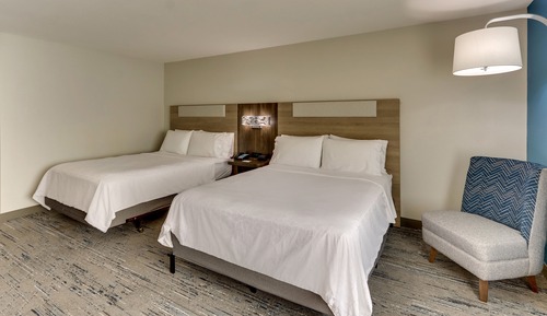 Habitación estándar, 2 camas de matrimonio (Communications Accessible)
