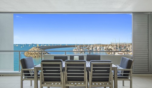 2 Bedroom 2 Bathroom Superior Waterfront Apartment