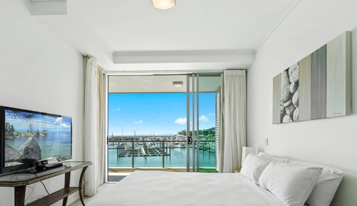 2 Bedroom 2 Bathroom Waterfront Apartment