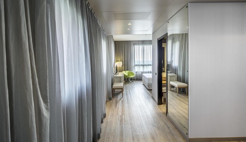Suite junior (Extra Bed 2 adults + 1 child)