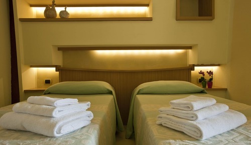 Habitación estándar con 1 cama doble o 2 individuales, vistas al mar