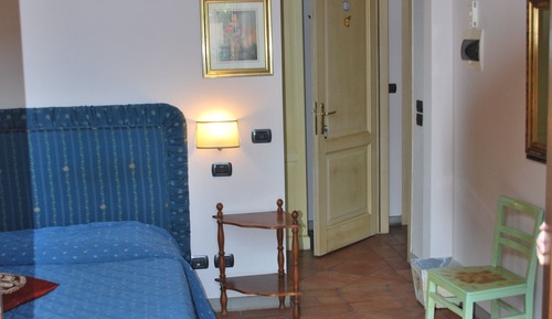 Habitación económica con 1 cama doble o 2 individuales, planta baja