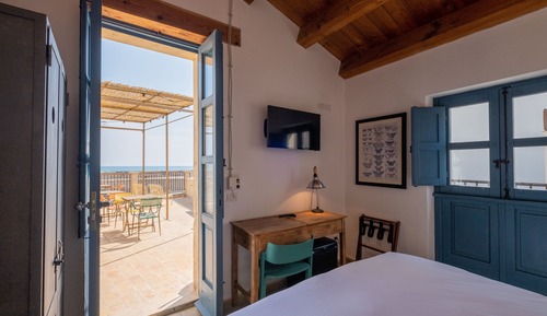 Habitación básica con 1 cama doble o 2 individuales