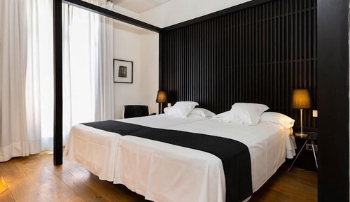 Habitación estándar con 1 cama doble o 2 individuales (parking included)