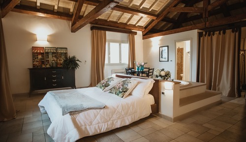 Suite (2 people)
