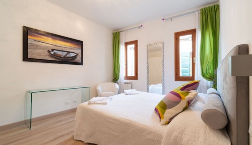Apartamento, 3 habitaciones, en edificio anexo