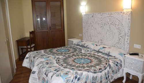 Habitación estándar con 1 cama doble o 2 individuales