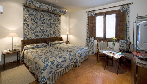 Habitación estándar con 2 camas individuales (3 Adults)
