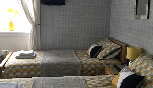 Habitación estándar (Room 3 facing back of the propert)