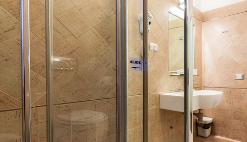 Habitación individual (with external private bathroom)