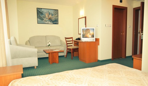 Habitación con 1 cama doble o 2 individuales, balcón