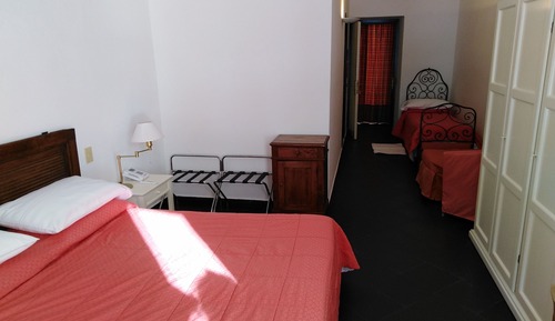 Habitación triple clásica