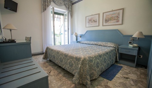 Habitación estándar doble, 1 cama de matrimonio, balcón