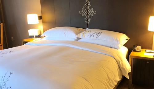 Habitación, 1 cama de matrimonio grande, vistas a la ciudad