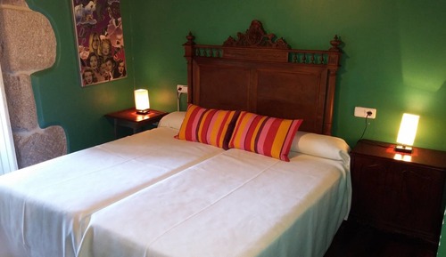 Habitación estándar con 1 cama doble o 2 individuales, vistas al jardín