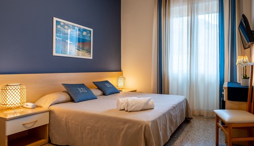 Habitación estándar con 1 cama doble o 2 individuales, 1 habitación