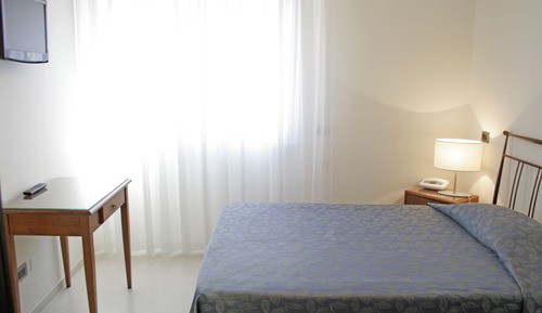 Habitación estándar con 1 cama doble o 2 individuales