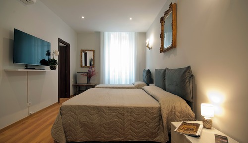 Suite, Room 1